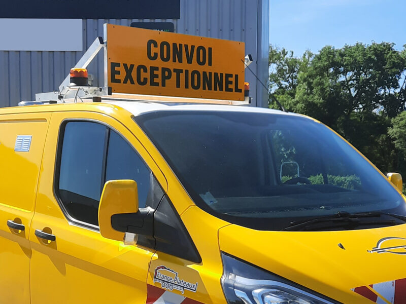 Ensemble de signalisation convoi exceptionnel ou agricole